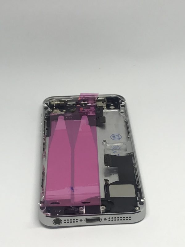 IMG 5723 e1526352464820 scaled - iPhone 5s Komplet bagcover Hvid